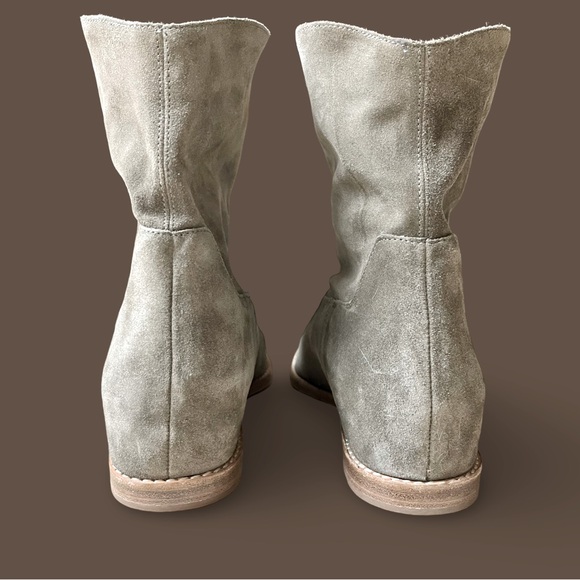 Soft Gray Suede Women's Sinclair Ankle Boots / Booties Flats 7M by Vince - Picture 3 of 6
